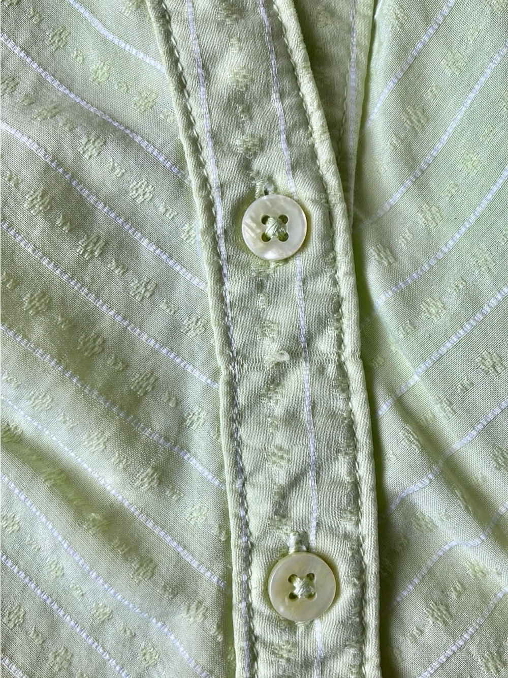 Columbia | Sleeveless Button Down Blouse - Picture 6 of 9